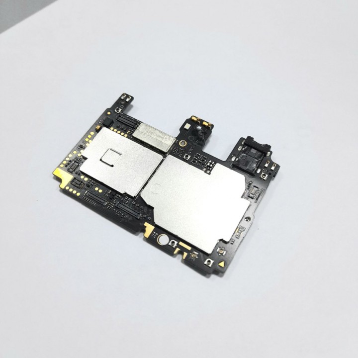 Основная плата ZTE Blade V8 (3x32)